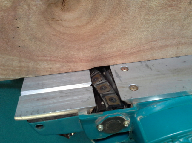 Wood planer with helical cutter sales